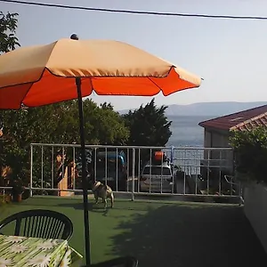 Apartman Nena, Klenovica